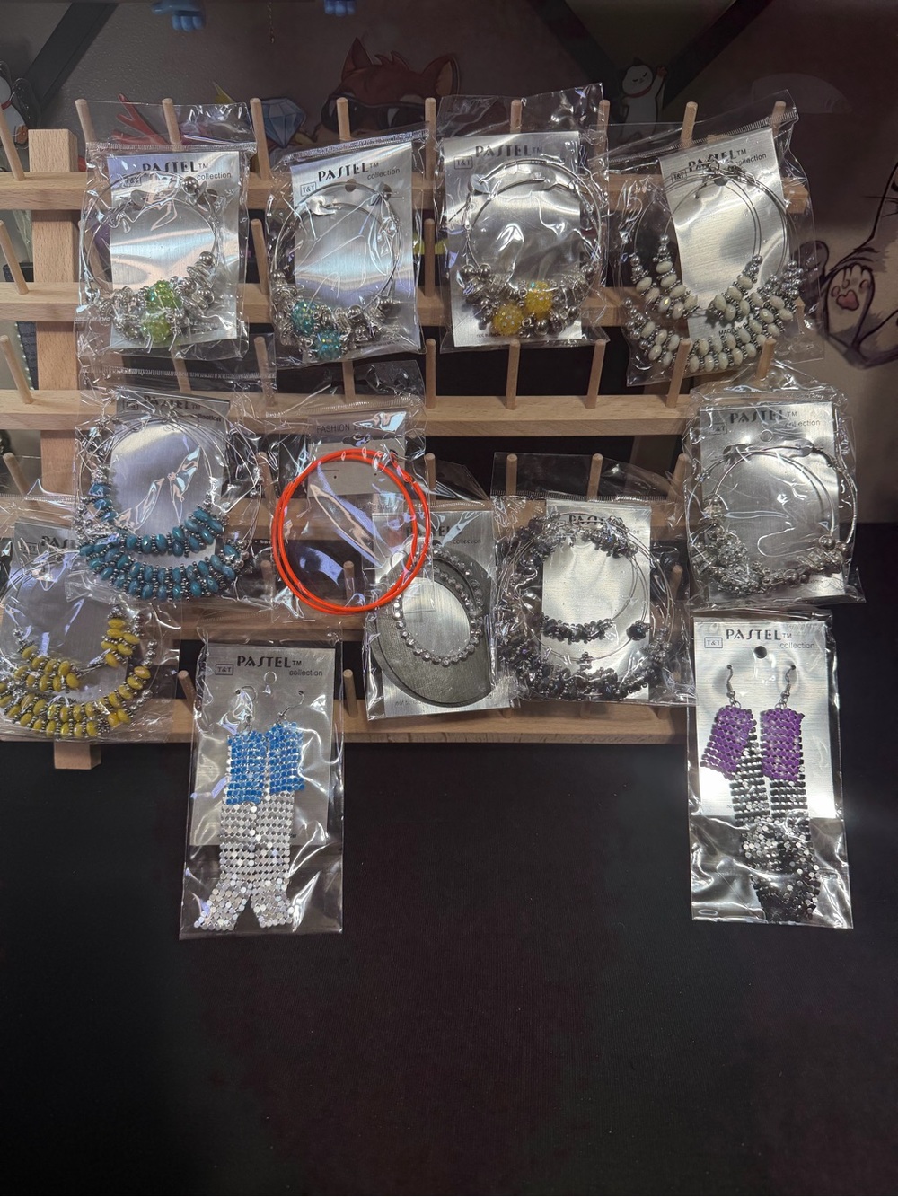 Women’s earring bundle 12 pair E4